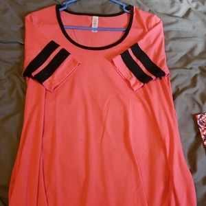 NWOT lularoe size xs perfect t